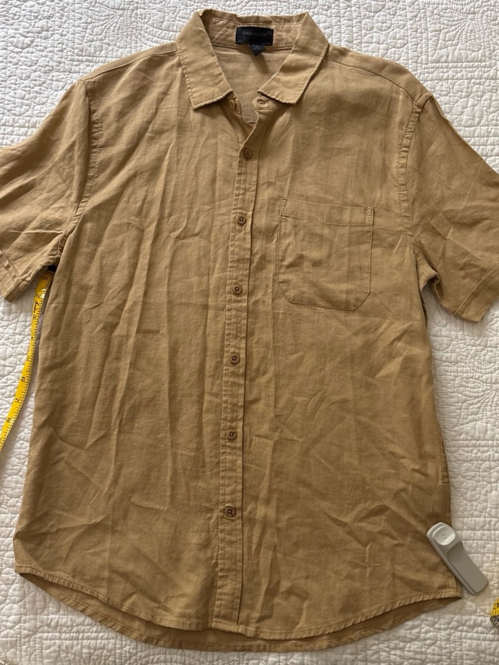Magaschoni Short-Sleeve Button-Down Shirt in Tan